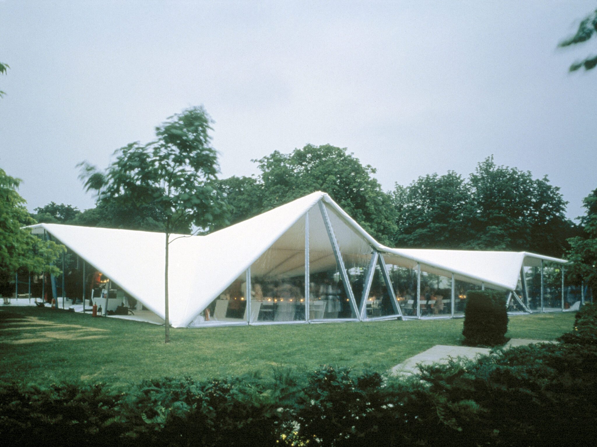 Zaha Hadid's inaugural 2000 Serpentine Gallery Pavilion in Kensington Gardens.