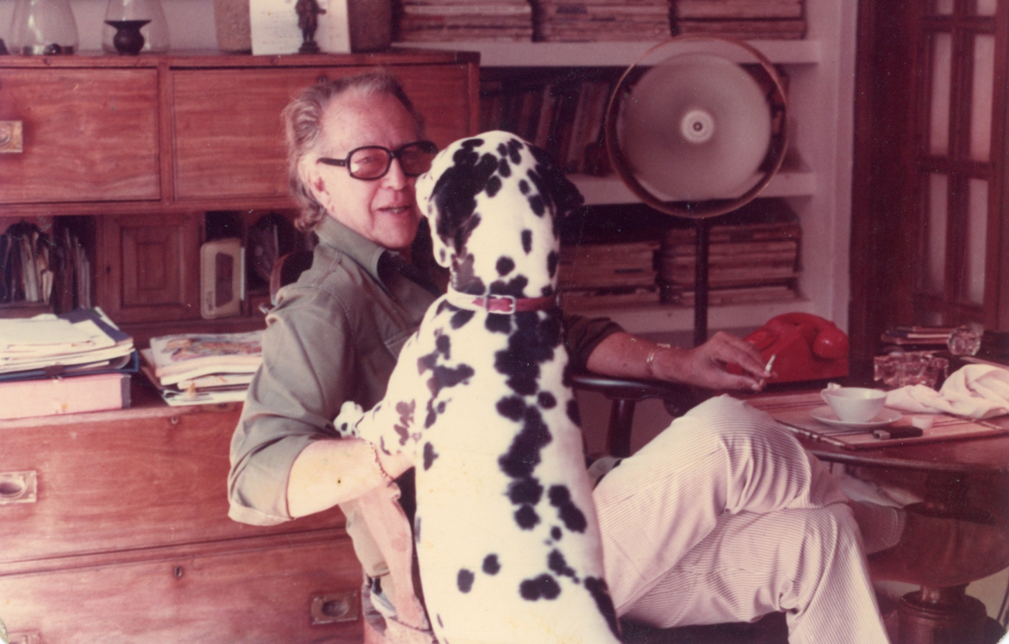 Geoffrey Bawa with his dog Leopold
