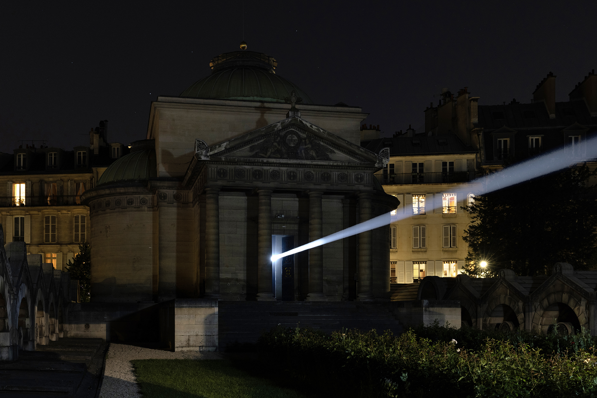 Emilio Ferro's Threshold installation activating the architecture of Chapelle Expiatoire in Paris, photo Roberto Conte