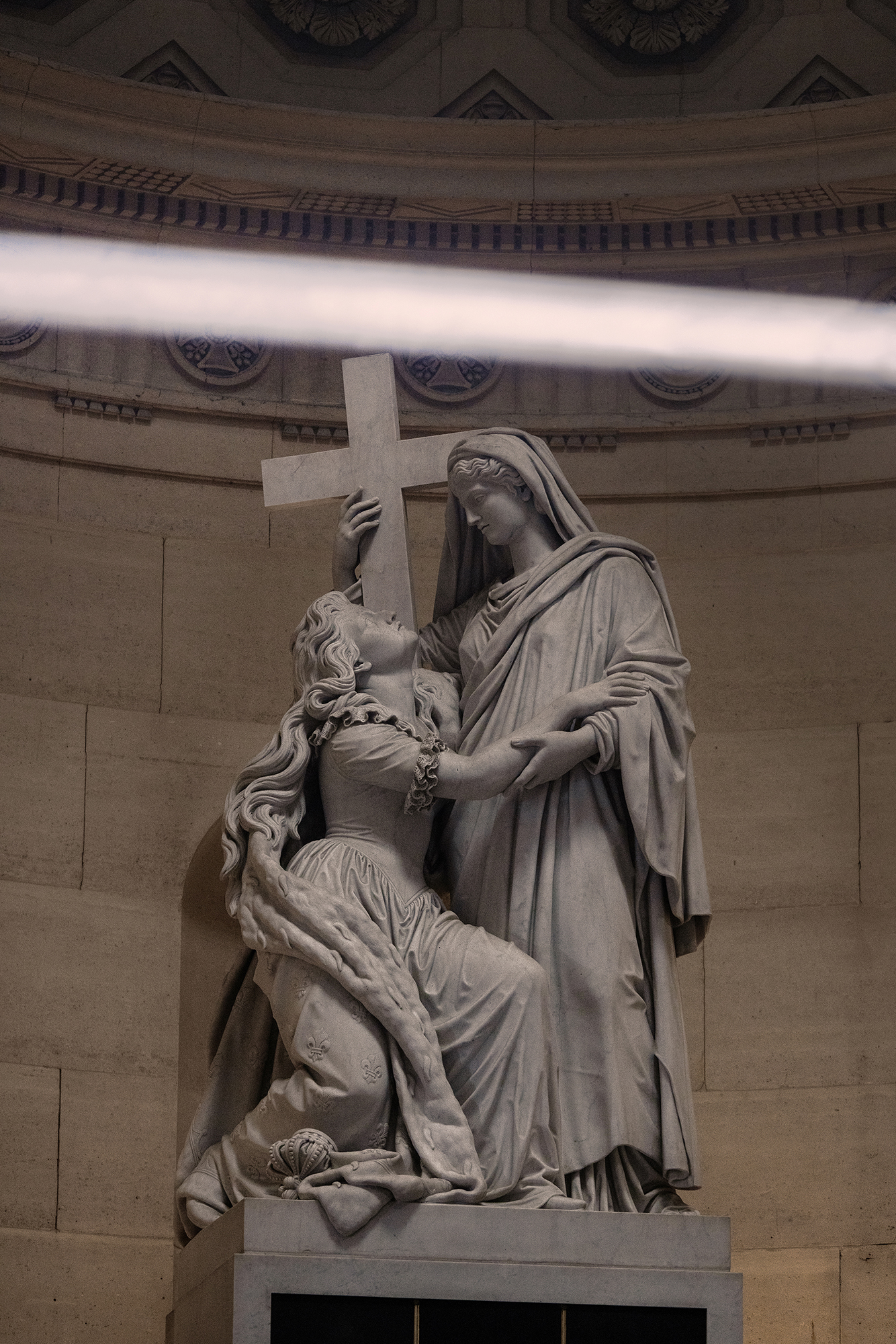 Exterior view of Threshold by Emilio Ferro at Chapelle Expiatoire during Nuit Blanche 2026, photo Roberto Conte