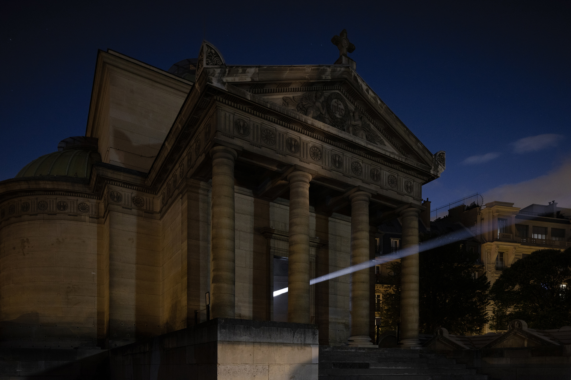 Threshold by Emilio Ferro at the Chapelle Expiatoire, photographed by Roberto Conte