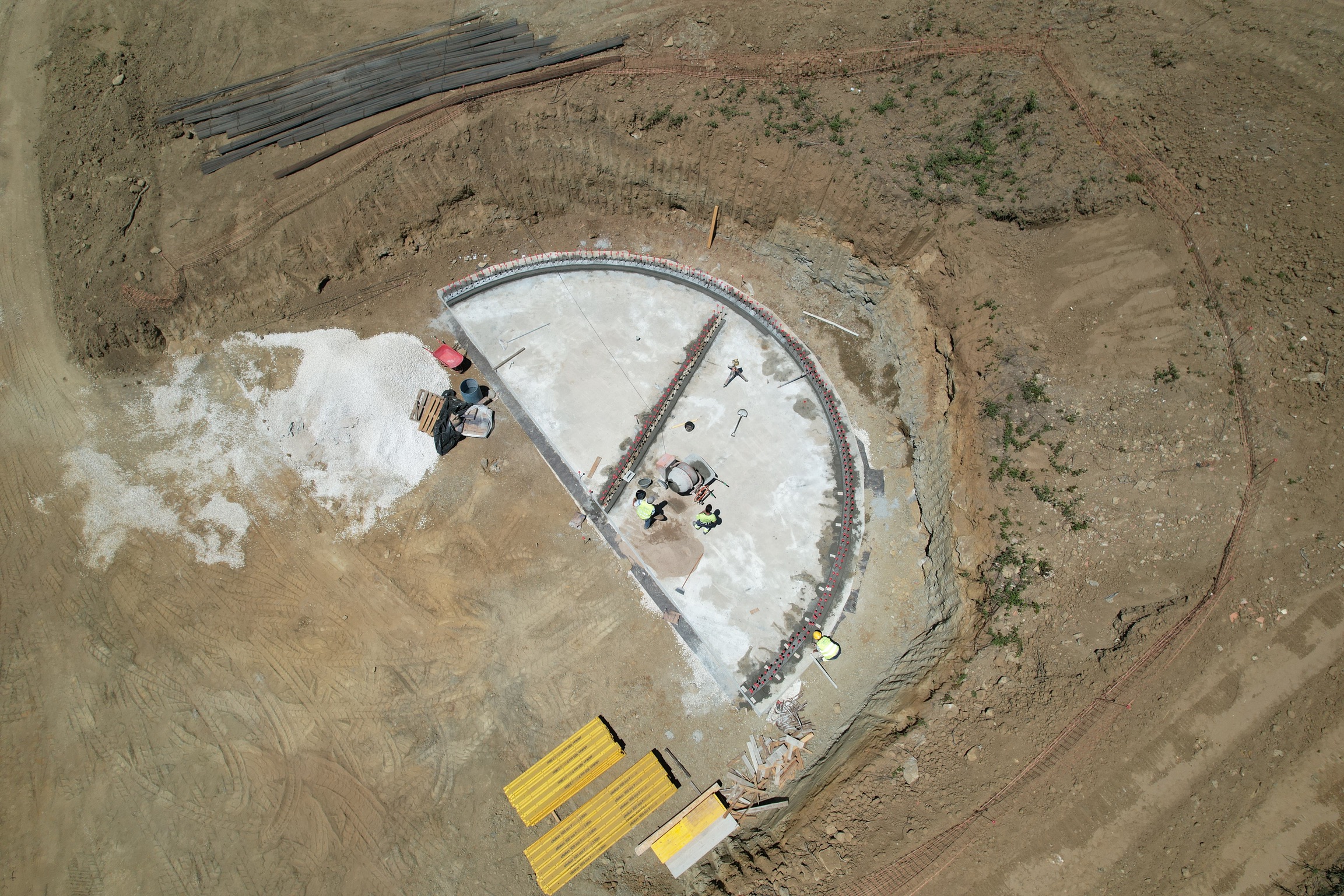 Cookie Cutter Retreat: construction process S building