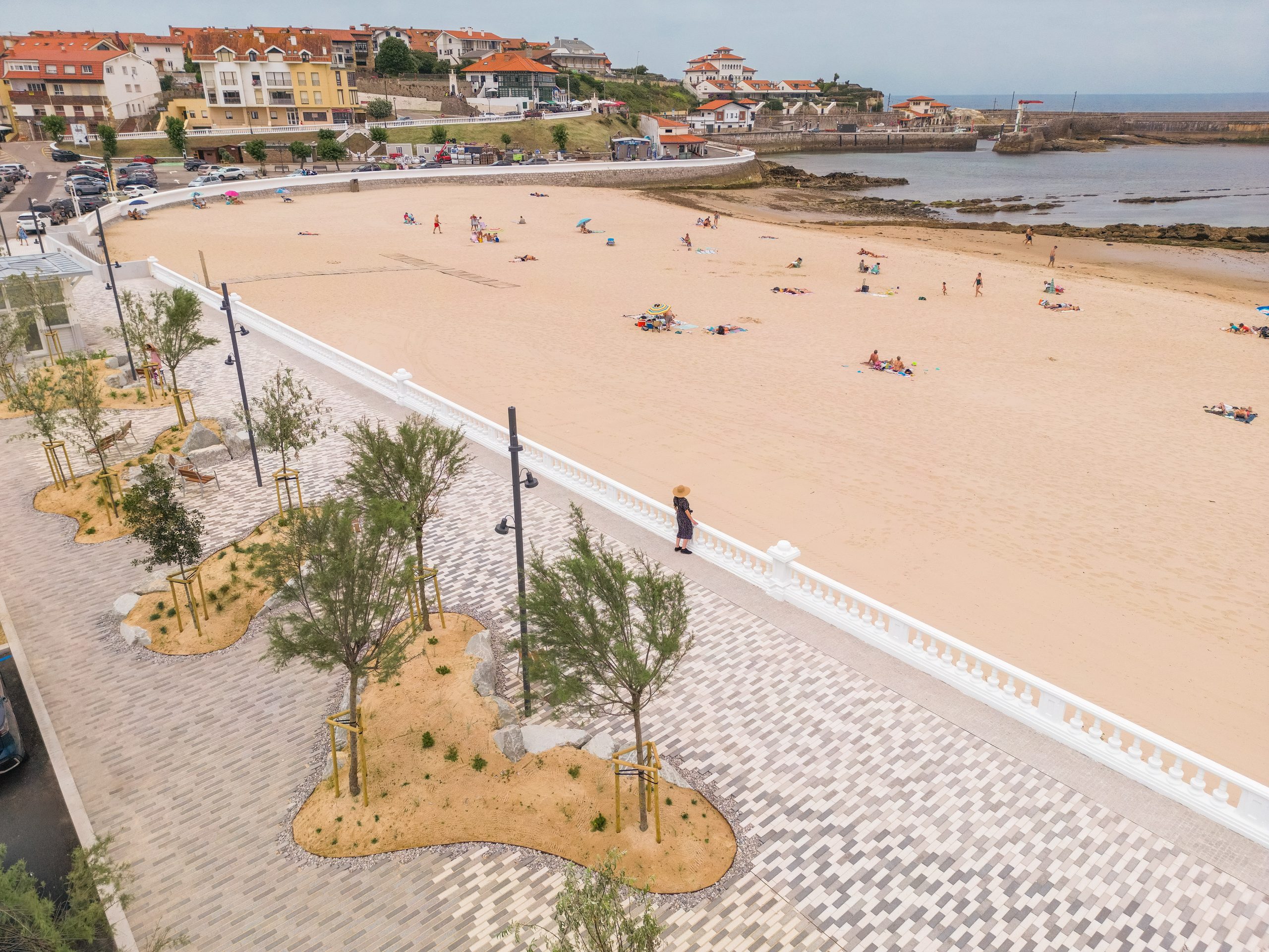 Comillas Waterfront Promenade by Héctor Navarro + arkhitekton