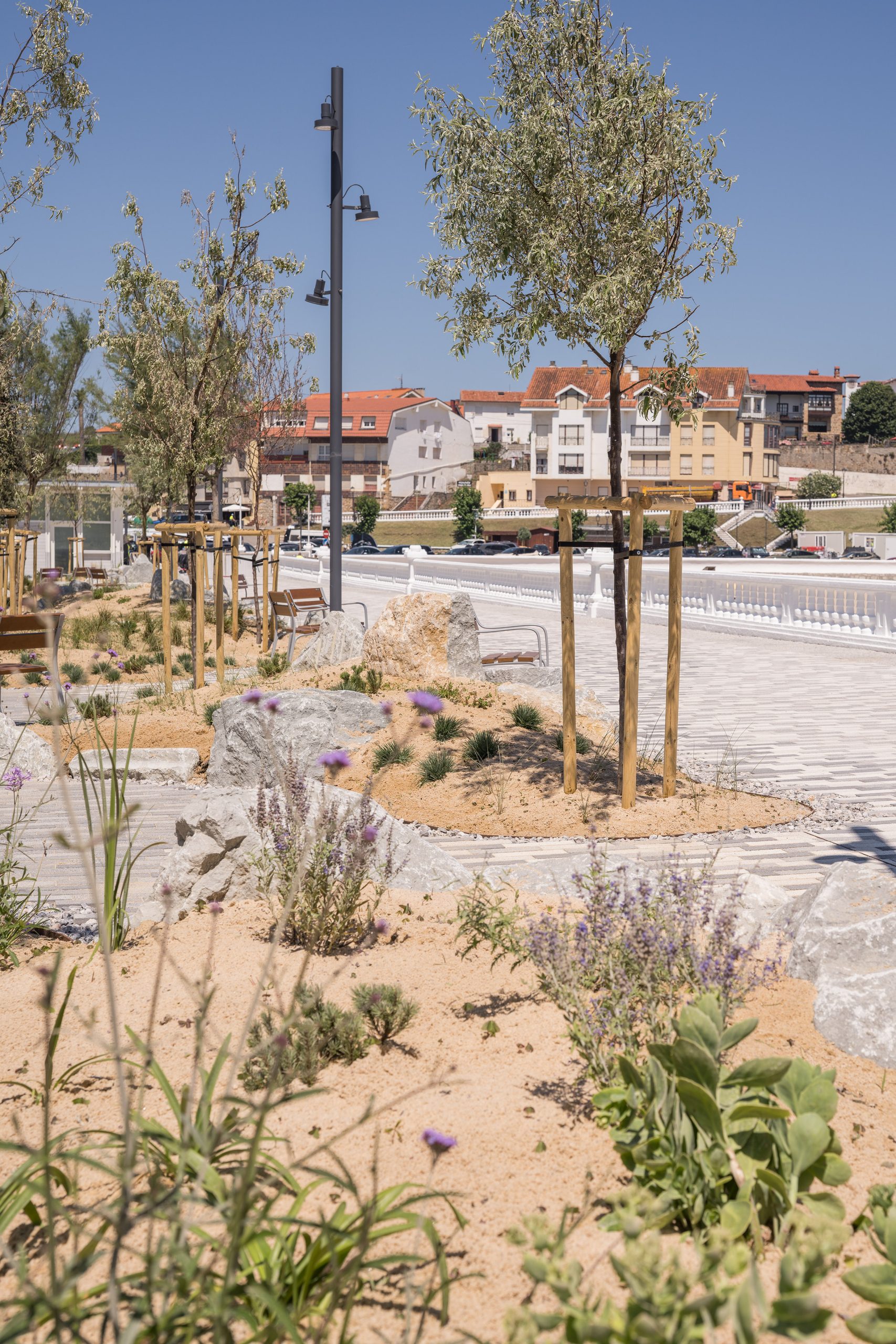 Comillas Waterfront Promenade by Héctor Navarro + arkhitekton