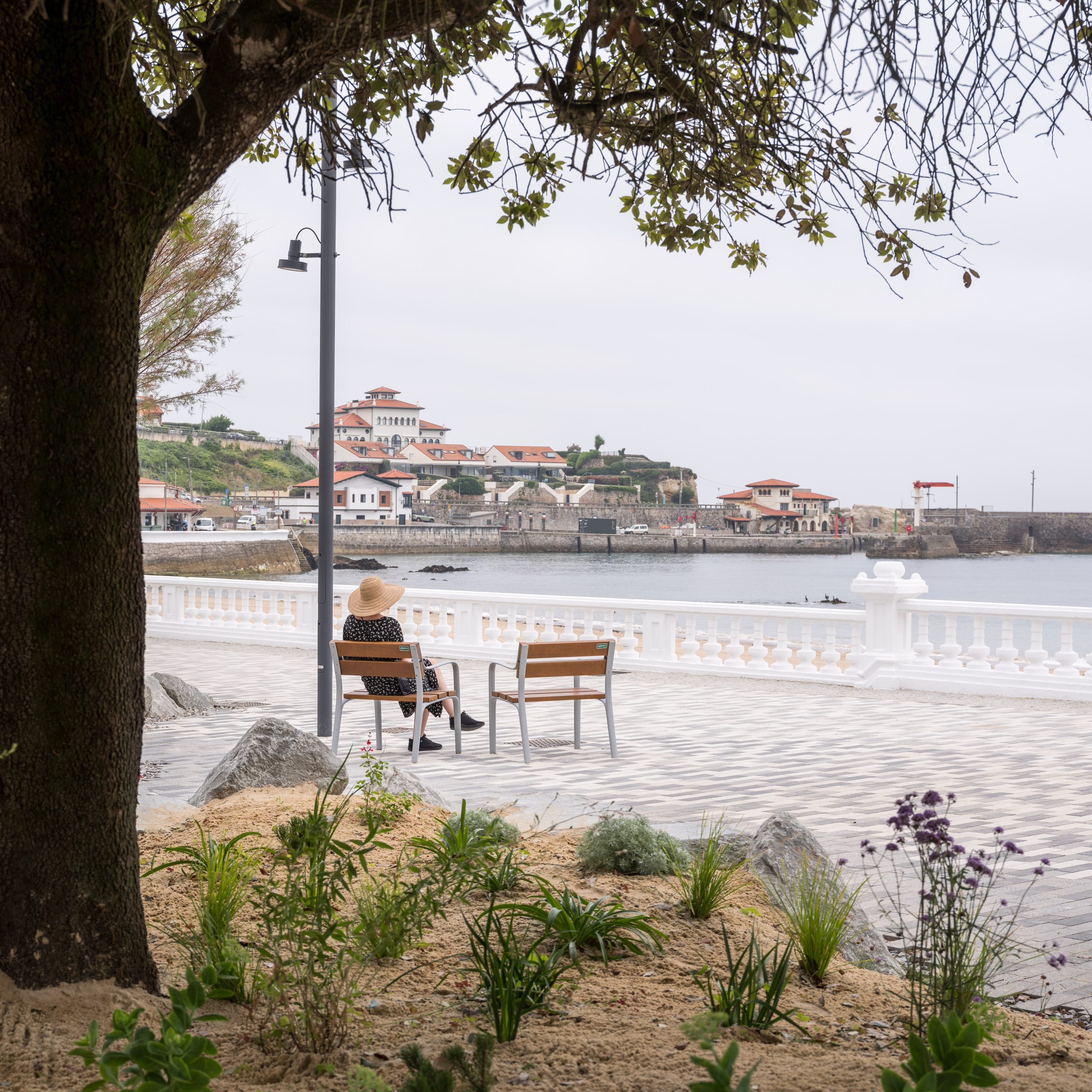 Comillas Waterfront Promenade by Héctor Navarro + arkhitekton
