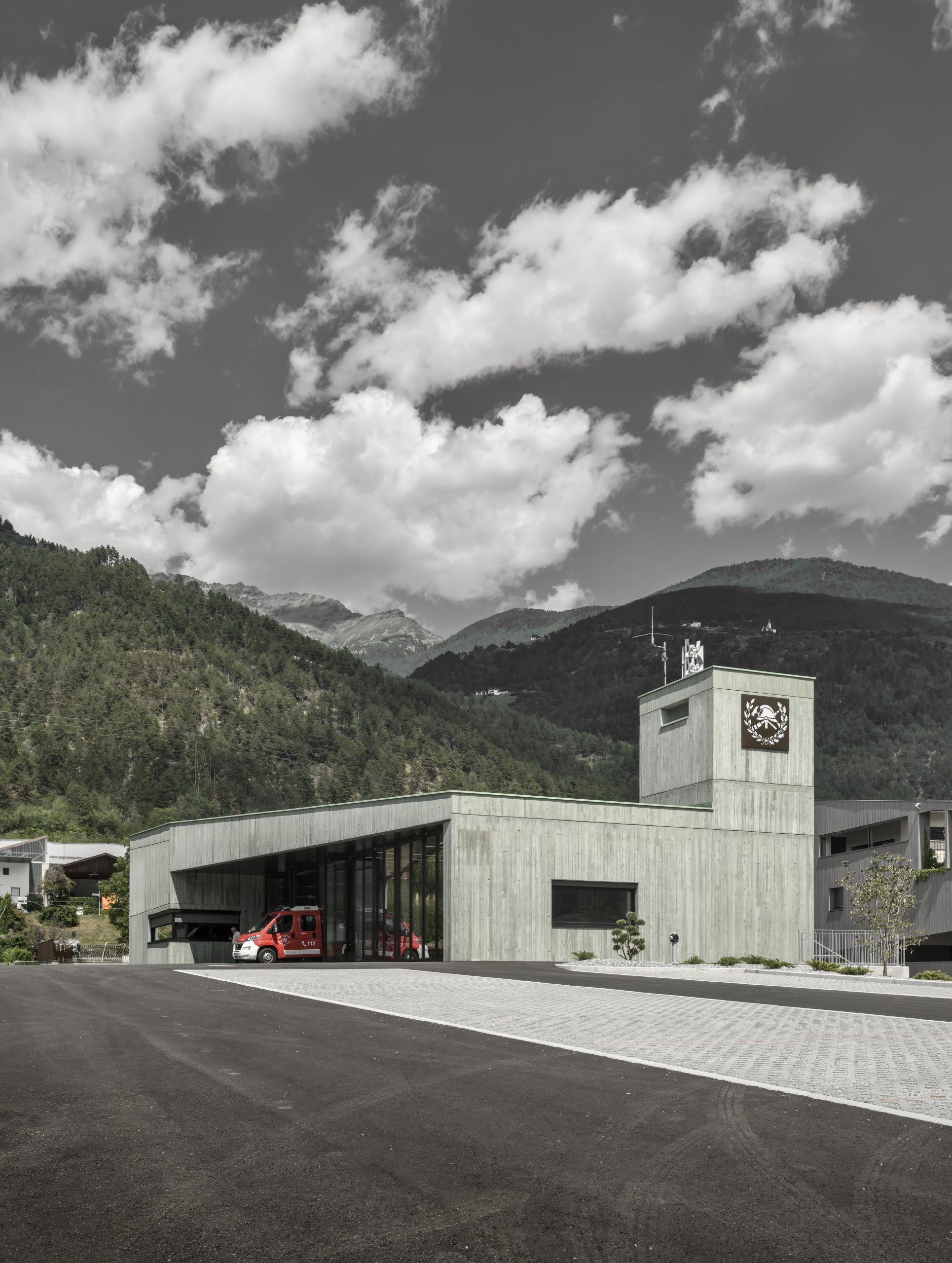 Civil Protection Centre Eyrs/Oris by Roland Baldi Architects, photograph by Oskar Da Riz
