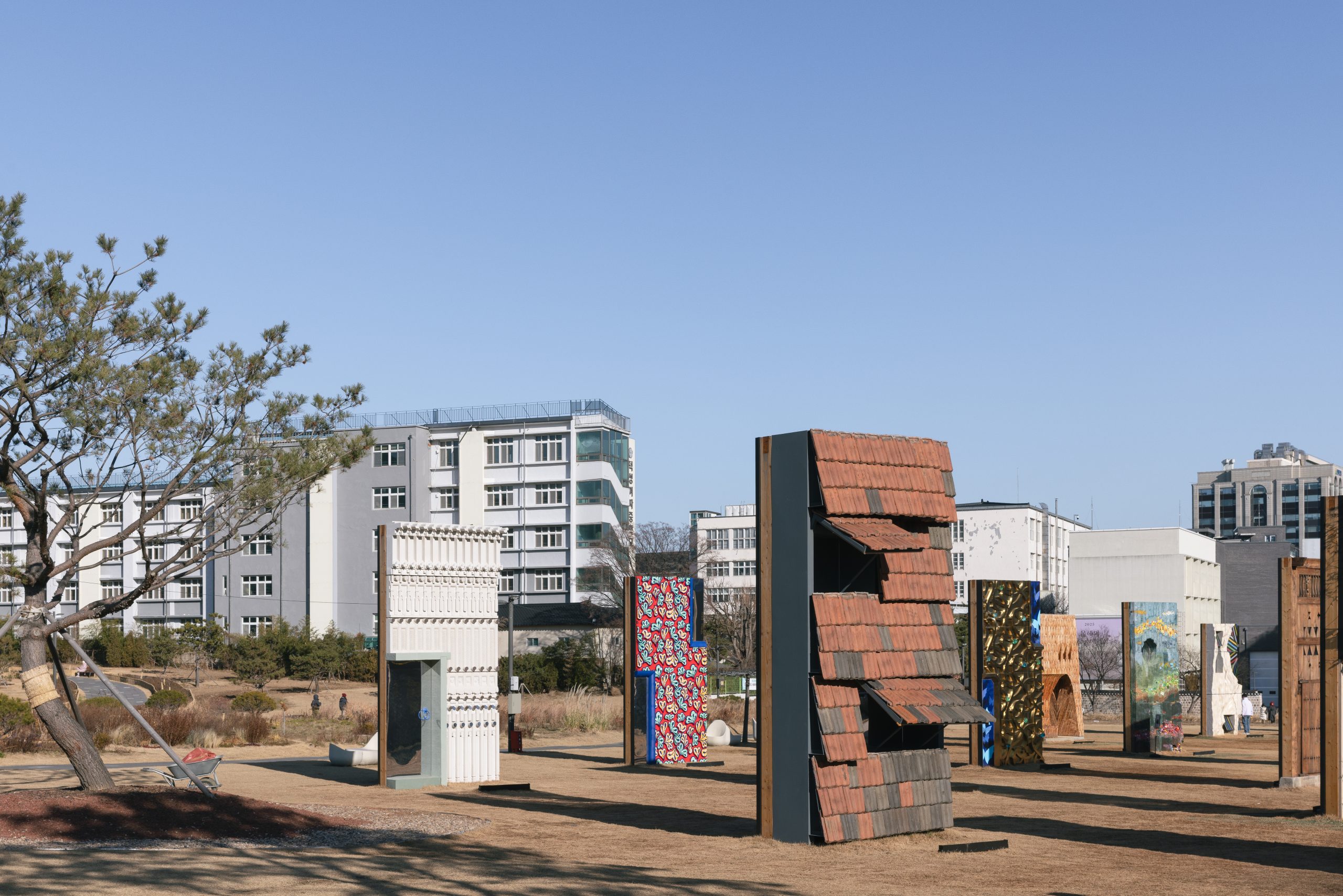 Echo installation by Bureau de Change at Songhyeon Green Plaza, Seoul Biennale 2025