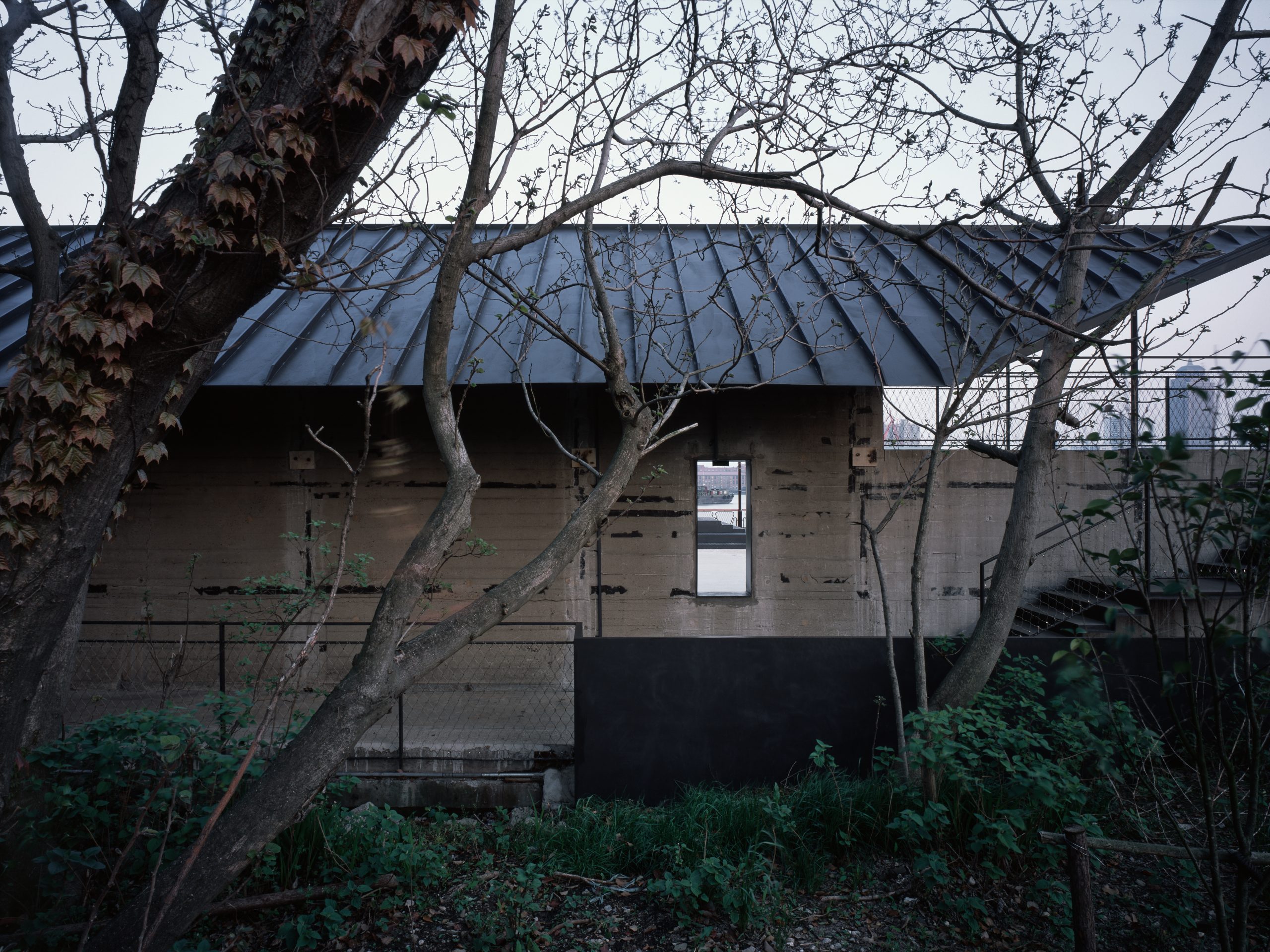 Riverside Passage by Atelier Deshaus, photographed by Chen Hao