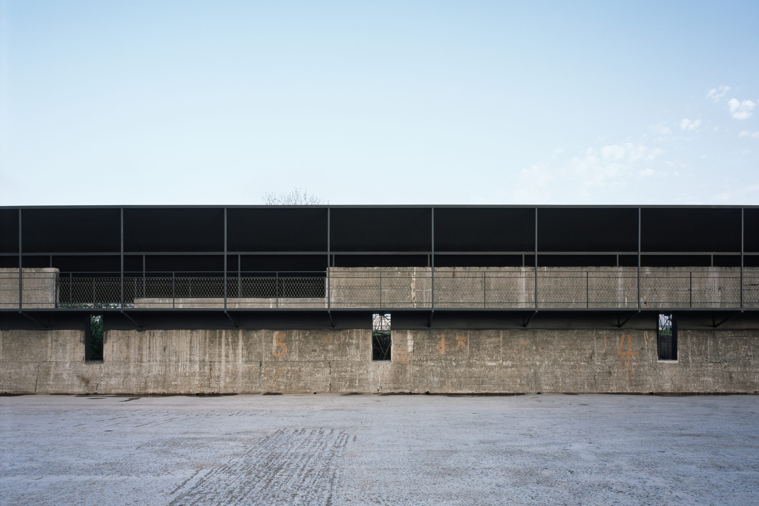 Riverside Passage by Atelier Deshaus, photographed by Chen Hao