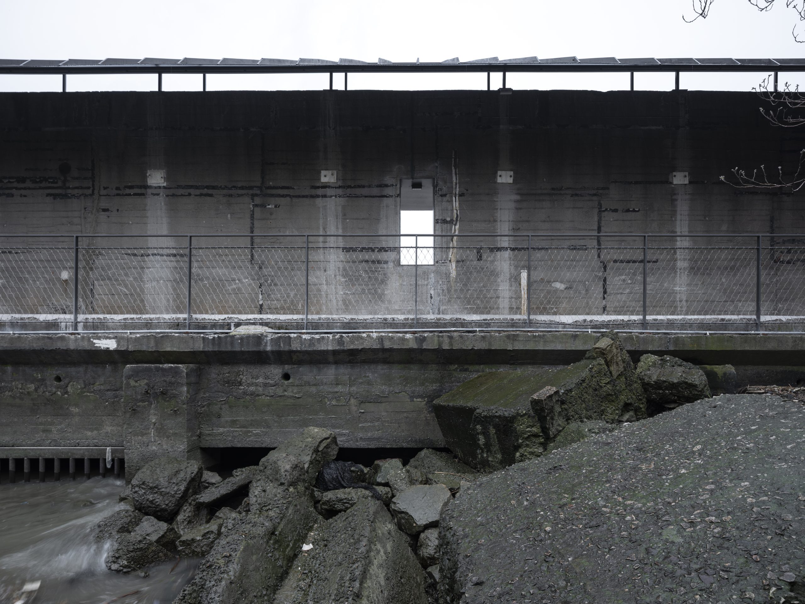 Riverside Passage by Atelier Deshaus, photographed by Tian Fangfang
