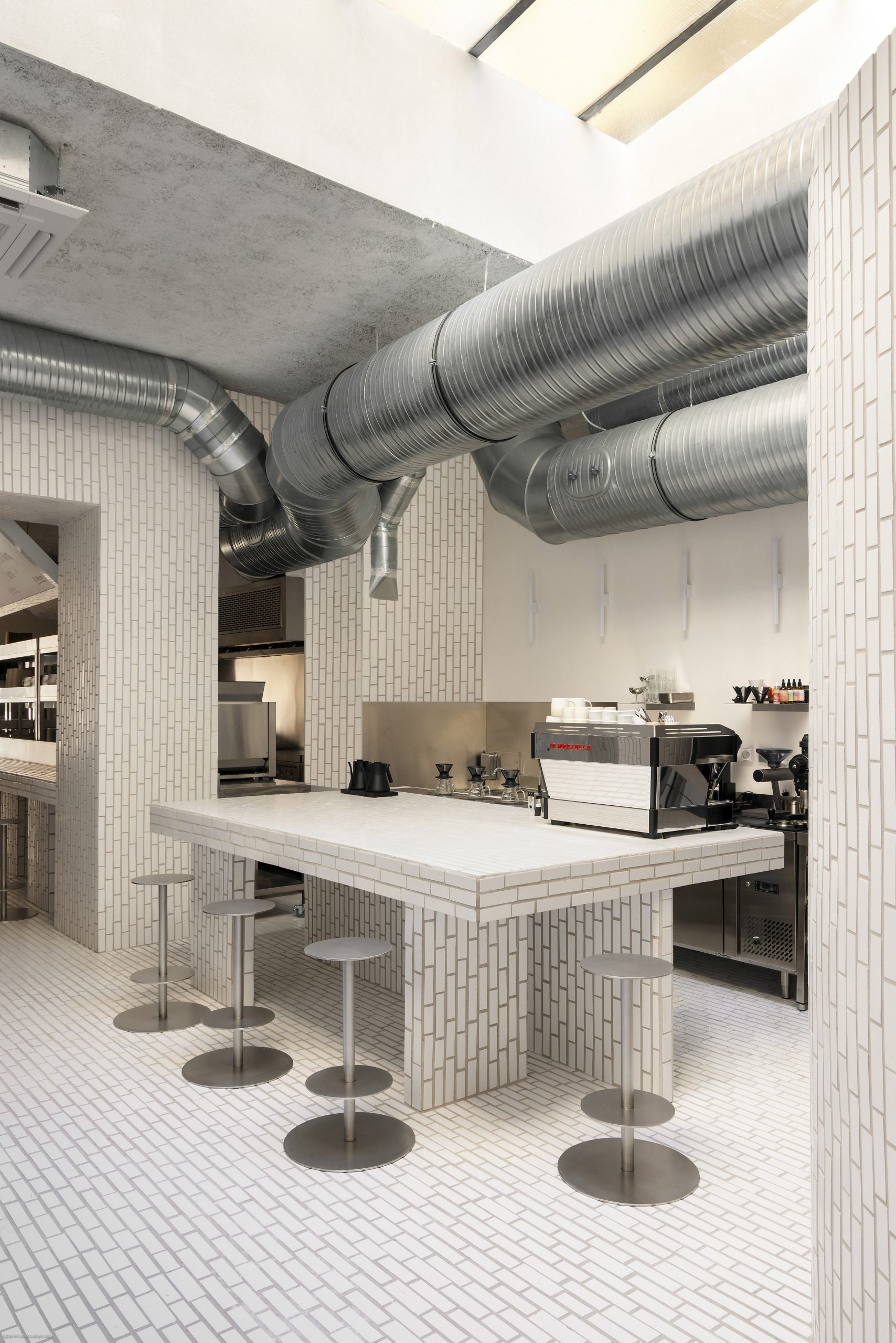 Holymelt Burger & Coffee interior in Marseille, designed by MUR.MUR Architectes