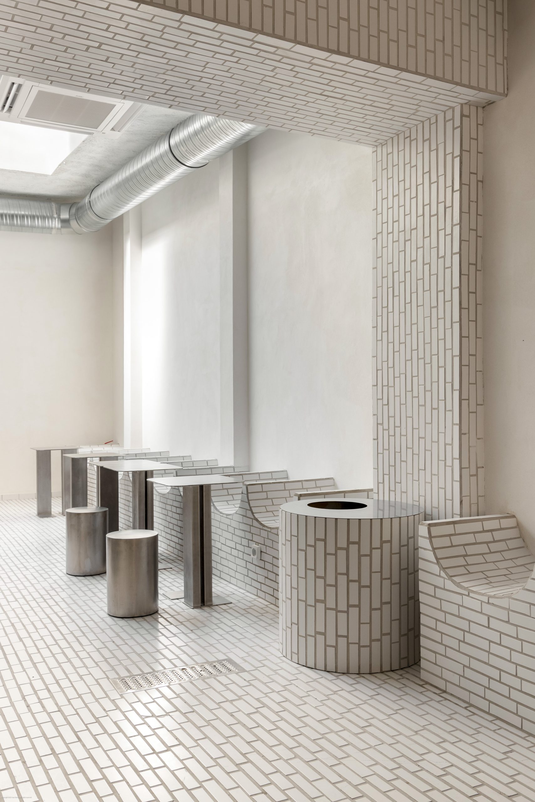 Holymelt Burger & Coffee interior in Marseille, designed by MUR.MUR Architectes