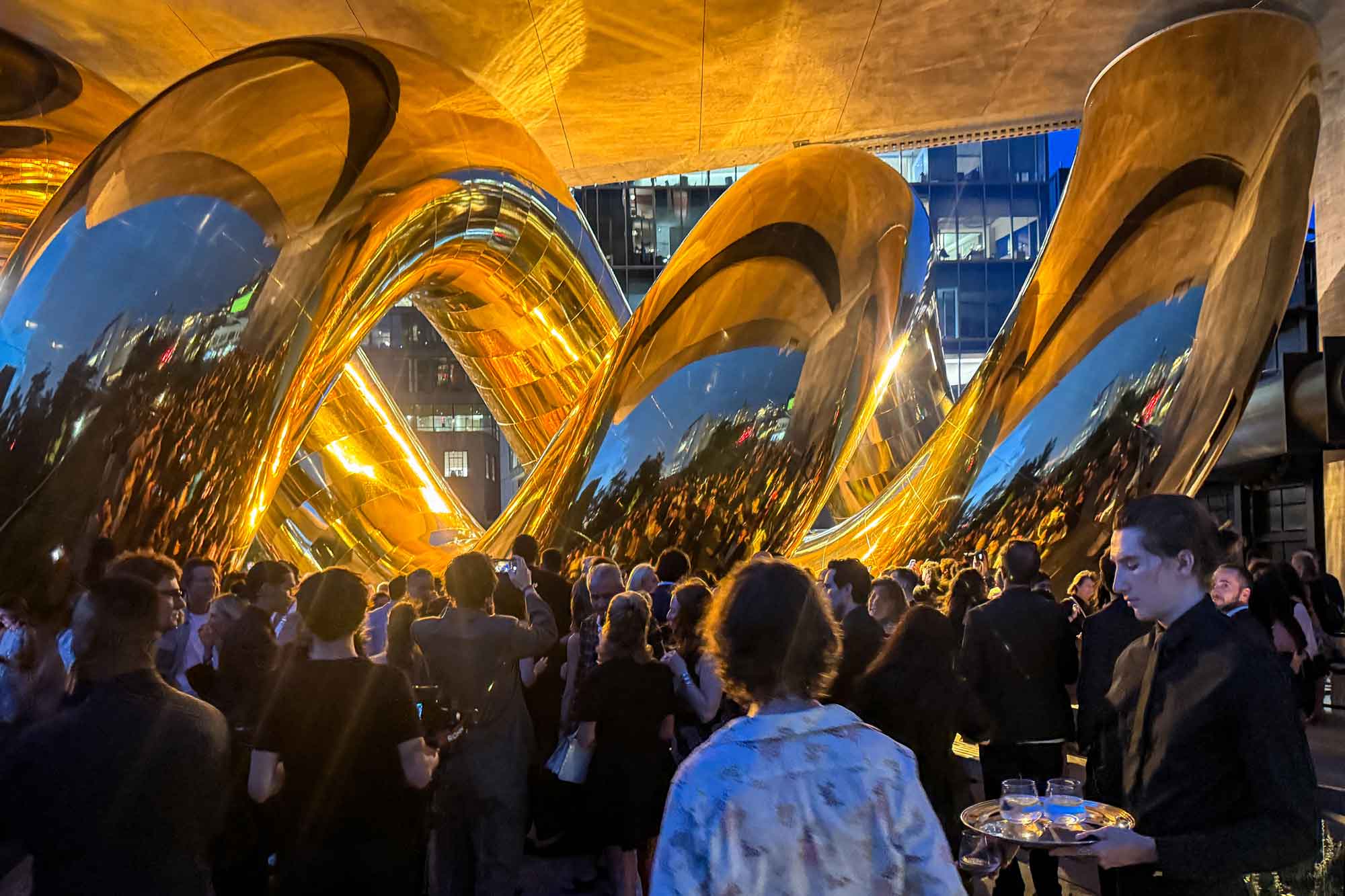 auruBOROS by Plastique Fantastique on the High Line