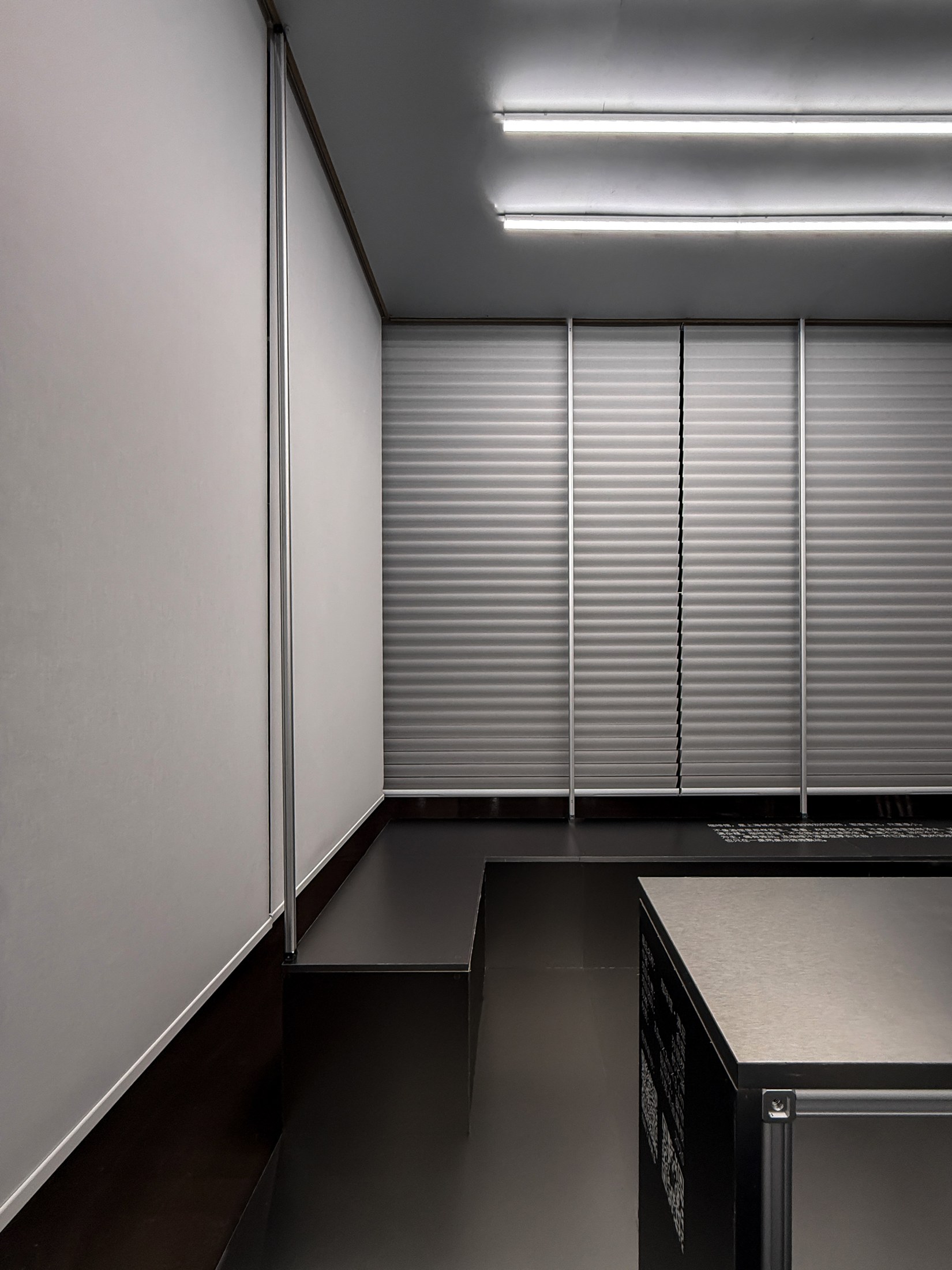Aluminium frame and adjustable curtains of YU Ting’s Cafe Fulfillment in Shanghai