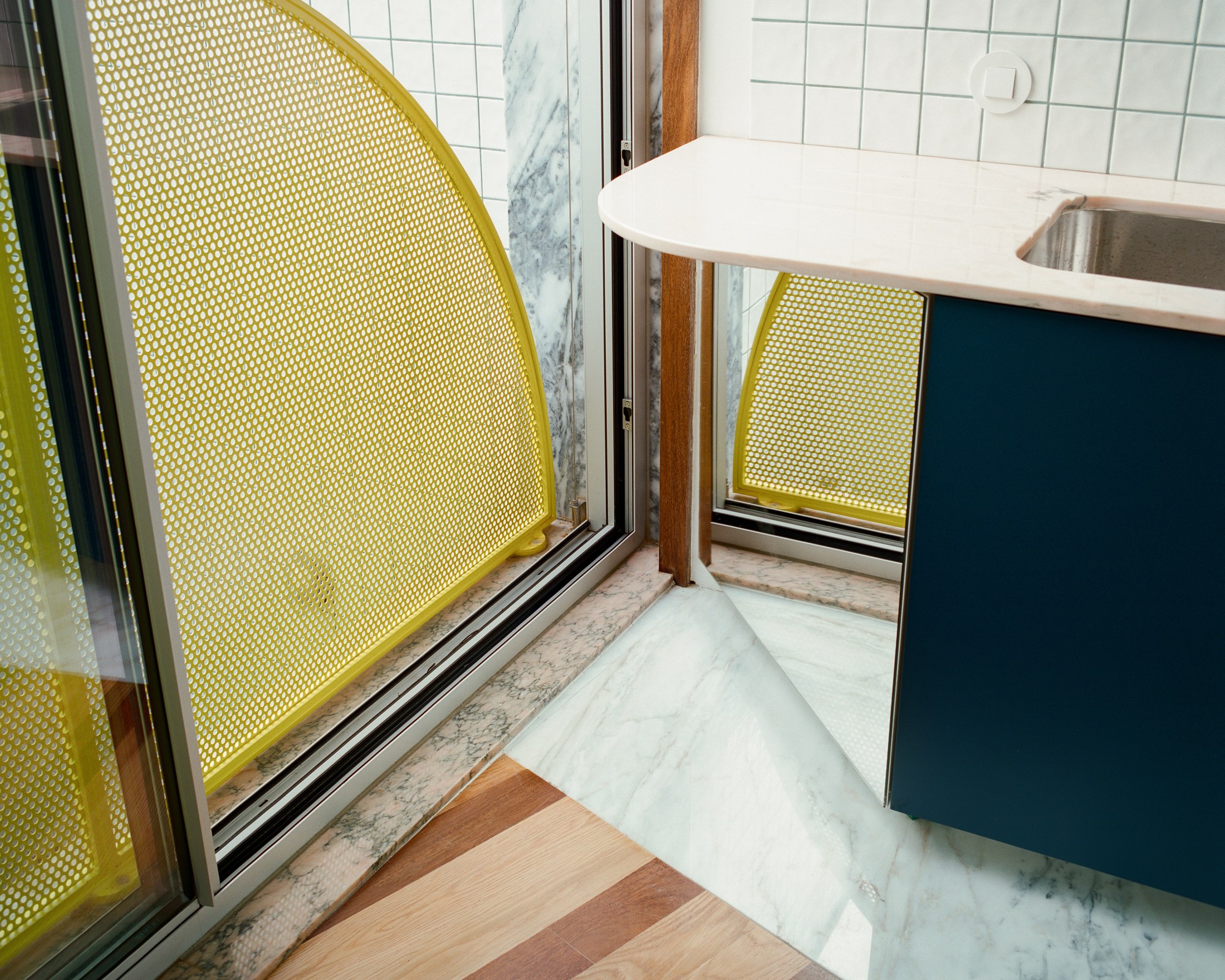 kitchen detail at House around a column by fala