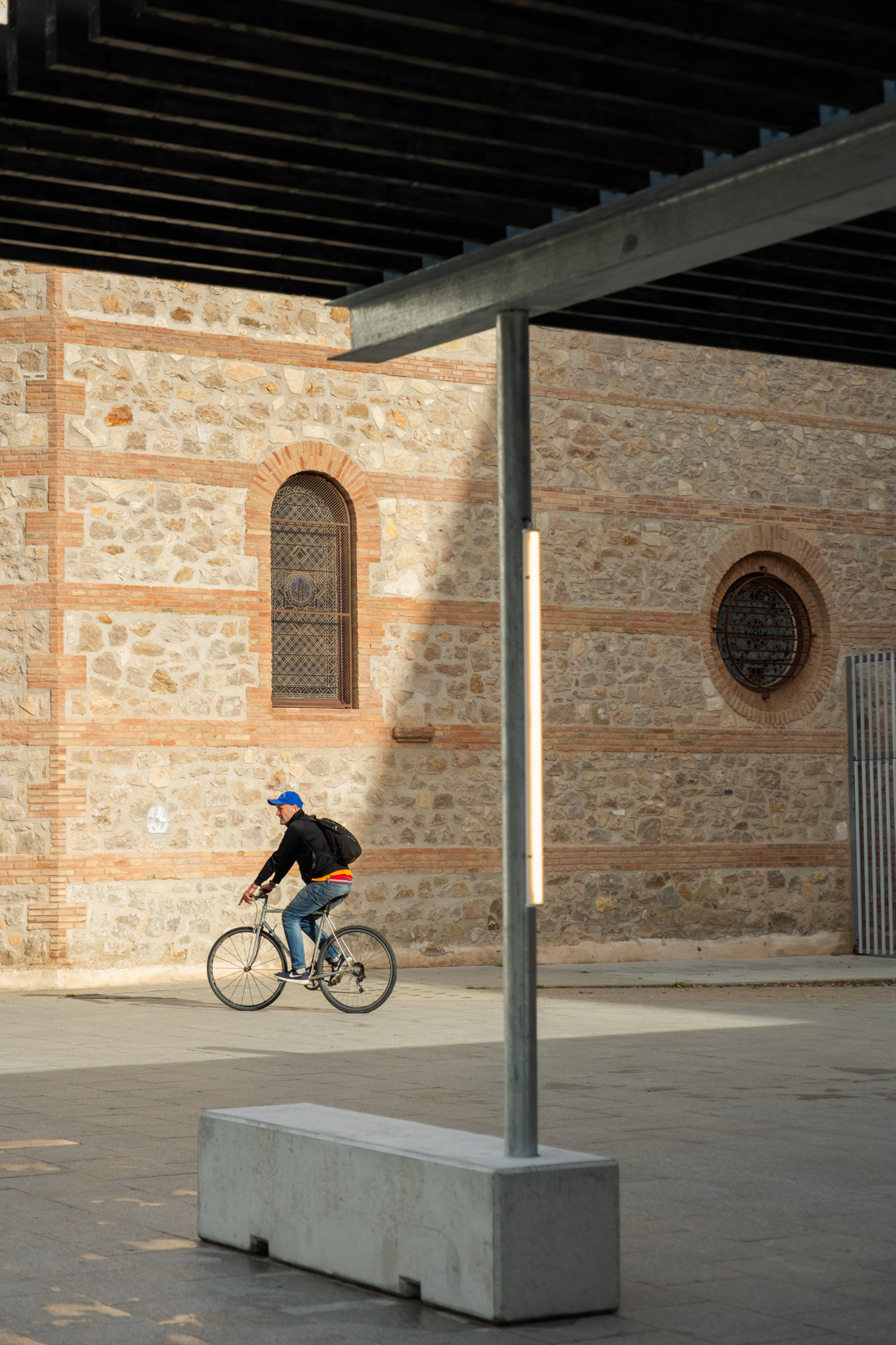 Una sombra improbable pavilion in Barcelona, photography by José Guilherme Marques