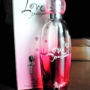 「恋を応援してくれる♪ラブ・パスポート☆」ご愛用中の香水の画像を下さい！優勝者にはグリーンティ30mlをプレゼントの投稿画像