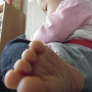 「あんよ、どーん！」【お子様のカワイイ素足自慢コンテスト！】我が子の素足を自慢して子供靴ゲット♪の投稿画像