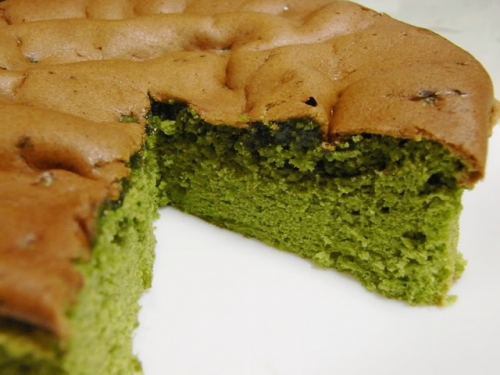 今大流行の「とろける生カステラ（抹茶）」　コラーゲン入り