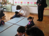 「机にちょこん。」の画像（1枚目）
