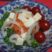 「チーズ入り季節のサラダ」オリーブオイルでサラダがもっとおいしく！ご感想募集中！の投稿画像