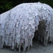 「無数のお札にびっくり！　縁結びの神様　京都東山の安井金比羅宮」【20名様に当たる！】パチリで応募☆「何これ珍百景」フォトコンテスト～！！の投稿画像