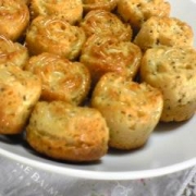 「バラ型プチケーキ」【応募者全員にプレゼント有り】身近にあるバラを探してみよう！の投稿画像