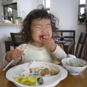 「最高の笑顔！？」【アルバカレーのモデルファミリー大募集】お子様の食欲自慢コンテンスト！の投稿画像