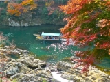保津川下りの紅葉狩り船
