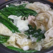 野菜たっぷりギョーザ鍋！