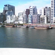 「水上で休む屋形船」【温泉や水の写真コンテスト】温泉水99 2L&times;6本 20名様プレゼント！の投稿画像