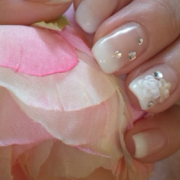 「お上品で華やか♪大人のエレガント」【コンテスト】今流行のジェルネイルデザインはどれ？あなたのネイル画像を大募集！の投稿画像