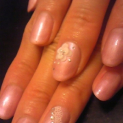 「シンプル＆フェミニンなブライダル風ネイル」【コンテスト】今流行のジェルネイルデザインはどれ？あなたのネイル画像を大募集！の投稿画像