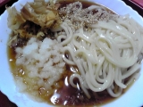 「半生うどんでぶっかけ」の画像