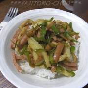 「冷蔵庫にあるもので♪チンジャオロース風どんぶり」【ママの味方プロジェクト】ピーマンが大好きになるレシピ大募集！の投稿画像