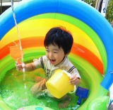 初めての水遊び