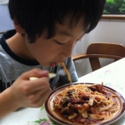 「真剣です！！！」生パスタバカの通販　【お子様がパスタを食べている写真コンテスト】生パスタご試食の投稿画像