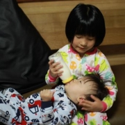 「ねえねのくれるミルク」【グルメプラス世界に笑顔を届けよう企画】クスッと笑える、癒される写真を大募集！の投稿画像