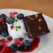 「ブラウニーのブルーベリー添え」サプリ米と考えよう！大切な人に作ってあげた手作りお菓子大募集の投稿画像