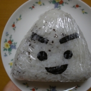 「ゆかりくんおにぎり」【ごはんでファイト！】思わずほっこりするおにぎり写真を見せてくださいの投稿画像