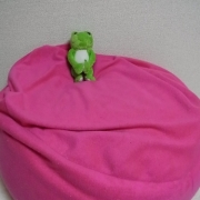 「カエル君とビーズクッション」【美らっくす新発売記念】ひとやすみの時に使うお気に入りアイテムを教えてくださいの投稿画像