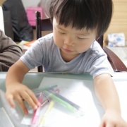 「お絵かき、大好き！」テーブル＆チェアでお絵かきに挑戦してくれるモデルを募集(画像投稿必須)の投稿画像