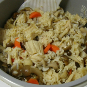 「きのこご飯。」オリーブオイルの初搾りはいつなの？　いまでしょ！★旬なオイルプレゼント！！！の投稿画像