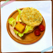 「ベーコンチーズライスバーガー」オリーブオイルの初搾りはいつなの？　いまでしょ！★旬なオイルプレゼント！！！の投稿画像