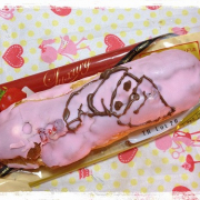 「イチゴショートのエクレアにサンタさん♪」【クリスマスプレゼント企画】スイーツに&ldquo;サンタさん&rdquo;の似顔絵を描いちゃおう！の投稿画像