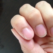 「柔らかい爪」爪が薄い、割れる、でこぼこに！フランス発のネイルエッセンス現品モニター募集の投稿画像