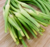 「にんにくの芽を丸ごと味わう！花の部分も最高に美味♪」の画像