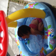 「プールで水飲み」【子供と飲み水フォトコンテスト】 チャプリンエコマグボトル＆ストラッププレゼントの投稿画像