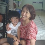 「どっちがニッコリ？コンテスト開催！」「おじいちゃん、おばあちゃんと一緒に笑顔の写真」投稿イベントの投稿画像