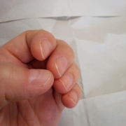 「爪の割れ、歪み、爪周りのささくれ、イエローラインの下がりに悩んでいます。」【長期モニター】フランス発のネイルエッセンス現品モニター募集の投稿画像